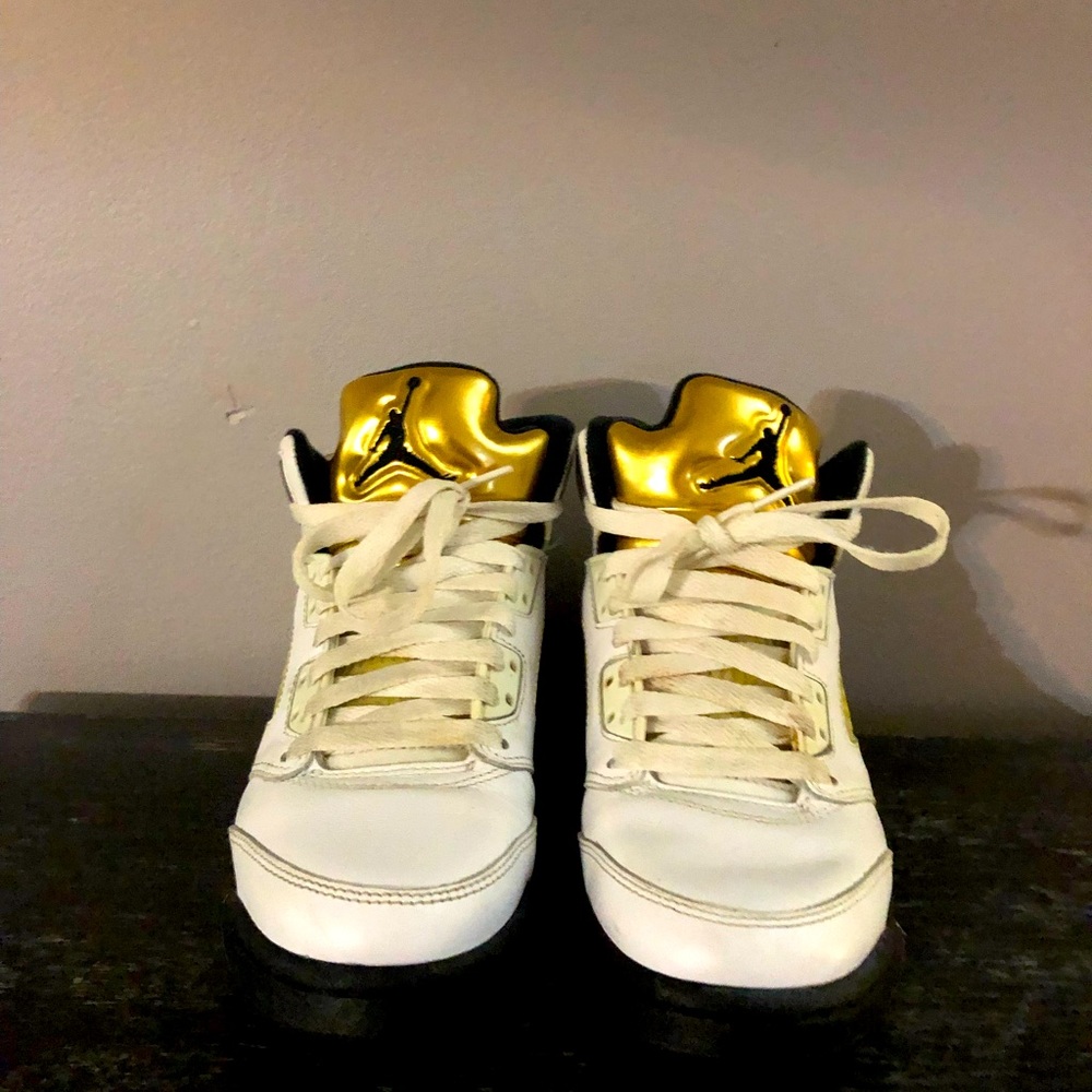 Jordan 5’s size 4Y